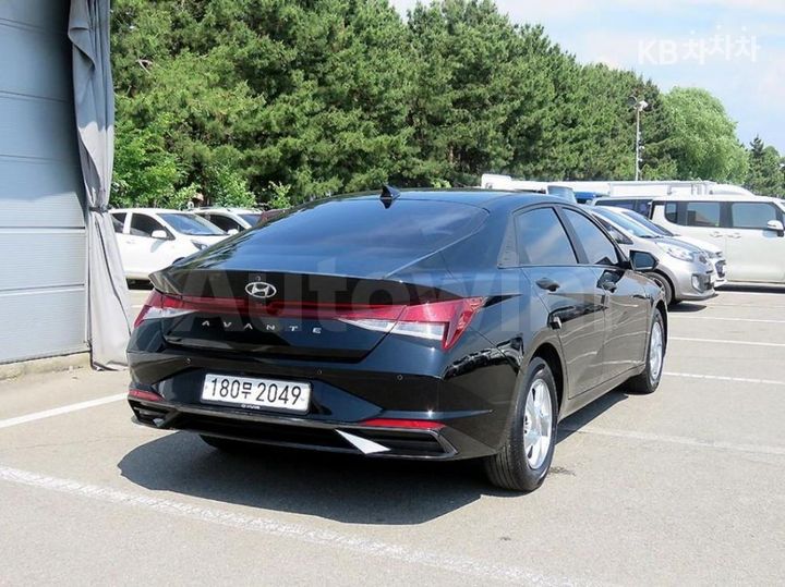 Hyundai Avante 2023 — 3