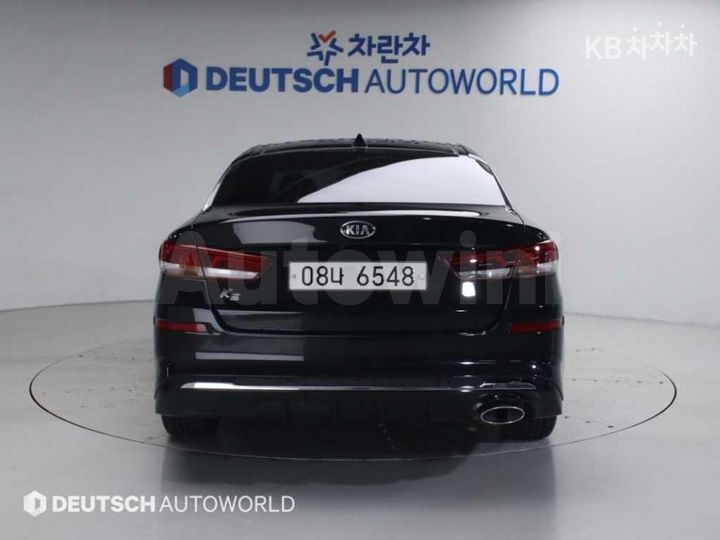 Kia K5 2019 KNAGT416BKA264135 — 4