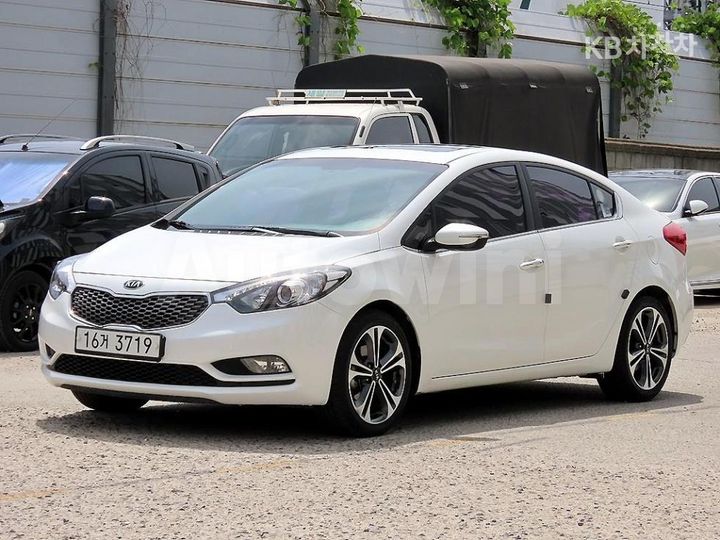 Kia K3 2013 — 2
