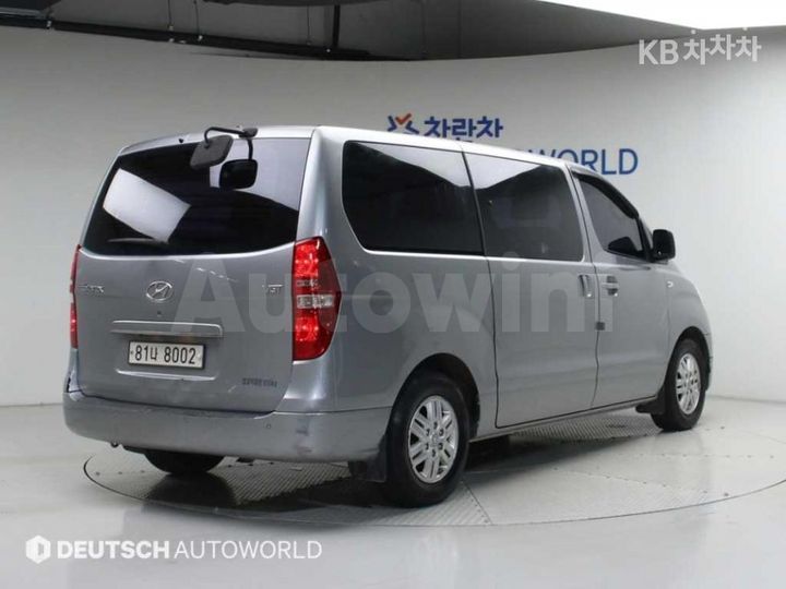 Hyundai Starex 2017 — 2