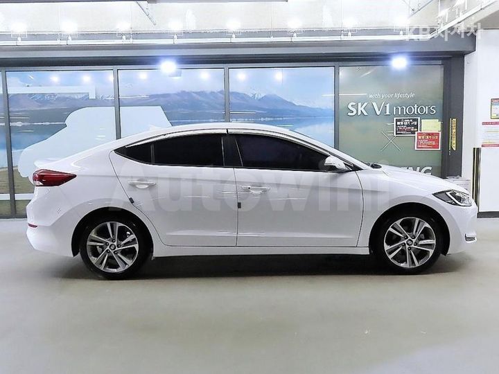 Hyundai Avante 2017 — 3