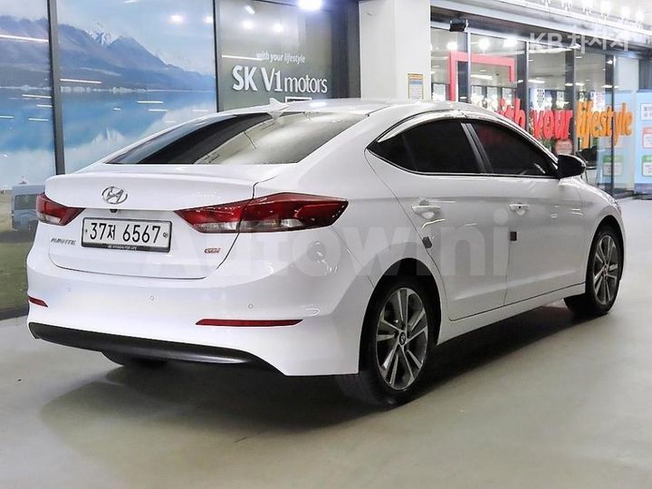 Hyundai Avante 2017 — 4