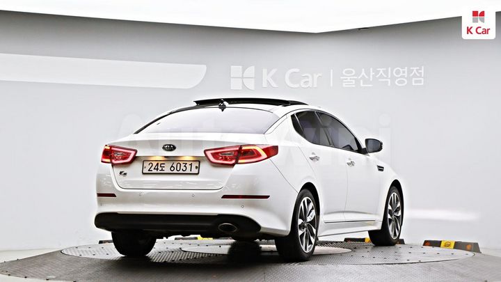Kia K5 2015 — 2