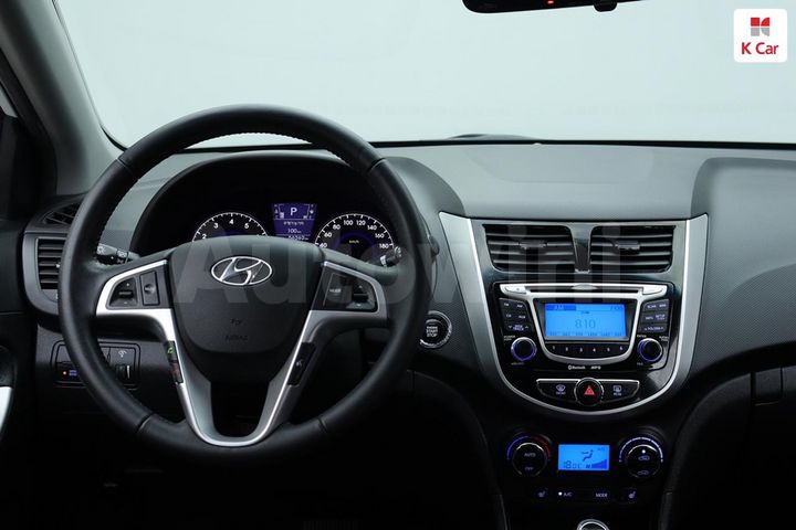 Hyundai Accent 2011 — 5