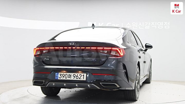 Kia K5 2021 KNAG241ABMA110578 — 4