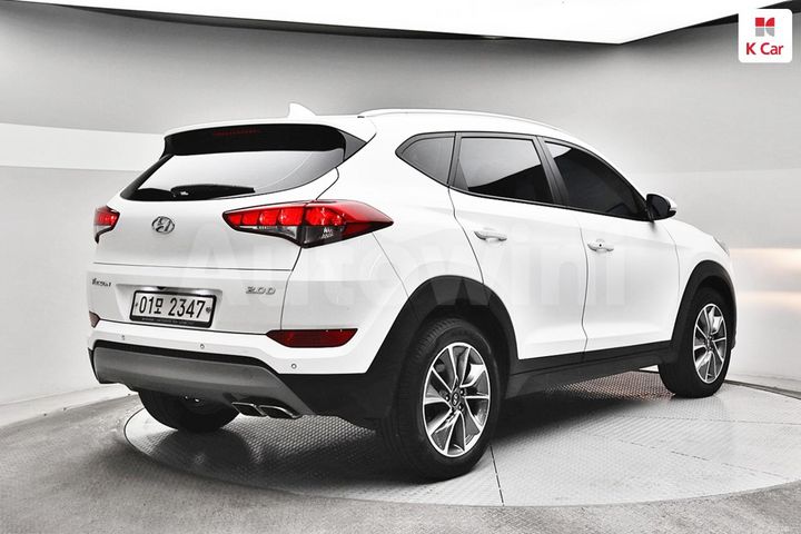 Hyundai Tucson 2018 KMHJ381ABJU679437 — 2