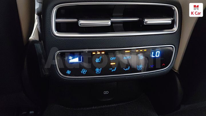 Genesis GV70 2025 — 4