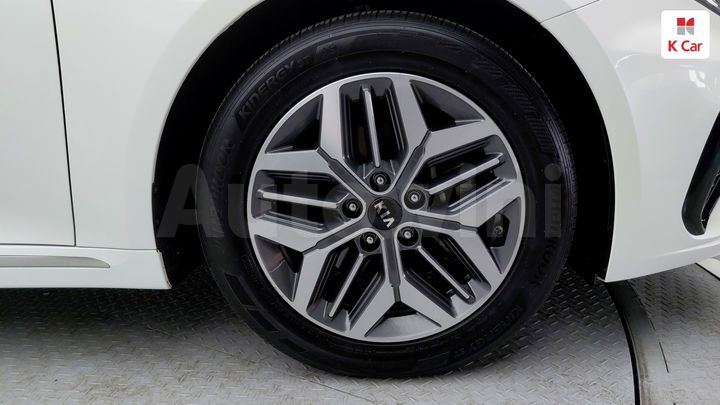 Kia K5 2019 KNAGW41EBKA031854 — 2