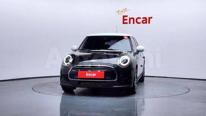 Mini Cooper 2023 — 3