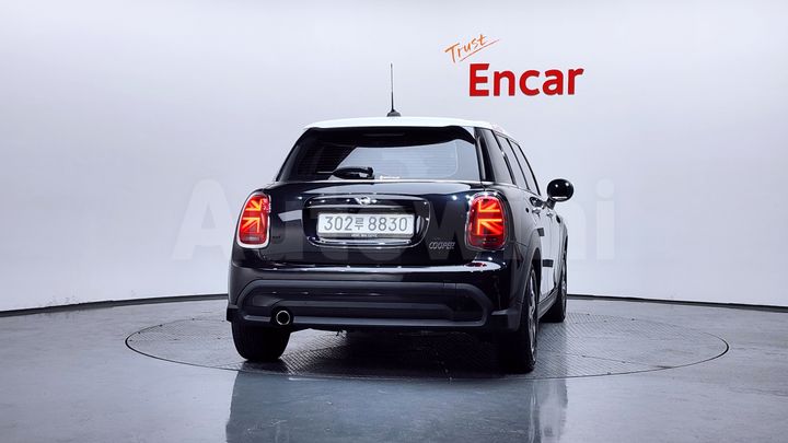 Mini Cooper 2023 — 4