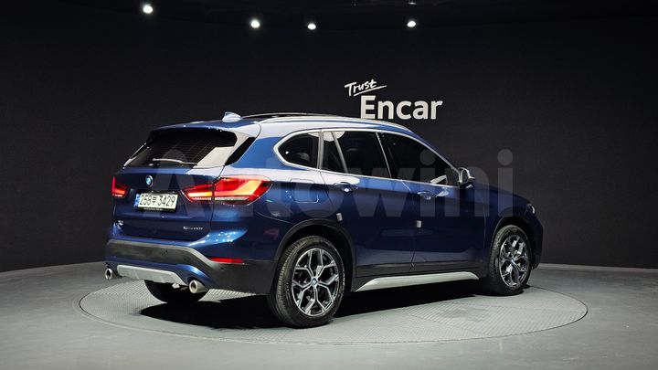 BMW X1 2021 — 2
