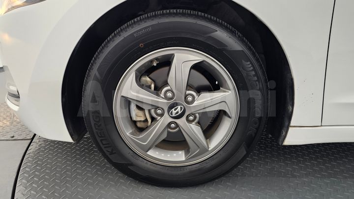 Hyundai Avante 2016 — 4