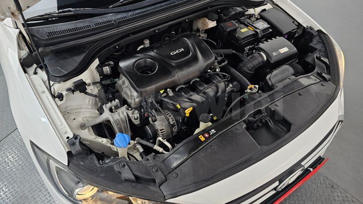 Hyundai Avante 2016 — 5