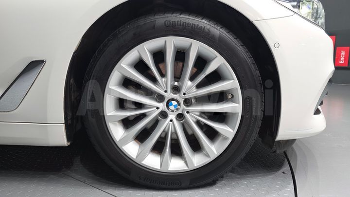 BMW 5 Series 2019 — 5