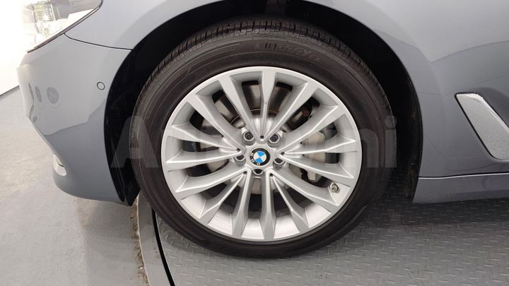 BMW 5 Series 2018 — 5
