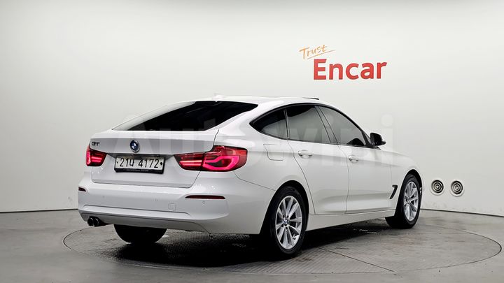 BMW 3 Series 2018 — 2