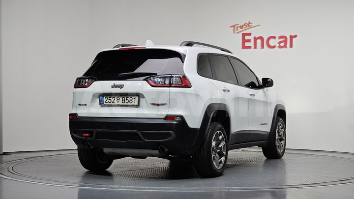 Jeep Cherokee 2020 — 2