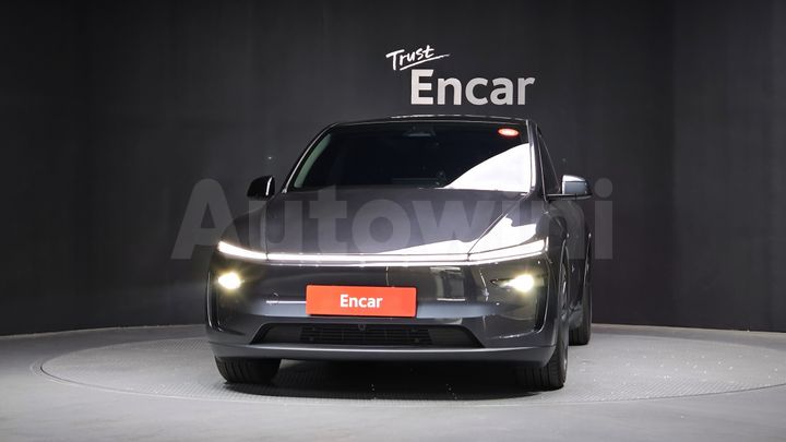 Tesla Model Y 2025 — 3