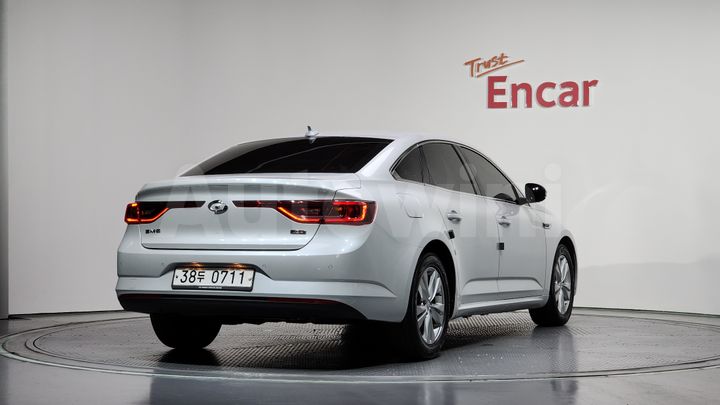 Renault SM6 2016 — 2