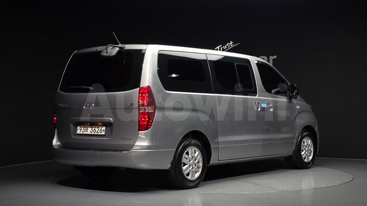 Hyundai Starex 2019 — 2