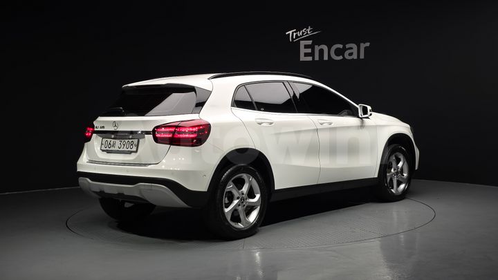 Mercedes Benz GLA Class 2019 — 2