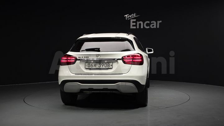 Mercedes Benz GLA Class 2019 — 4