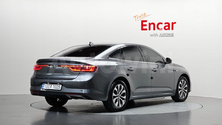 Renault SM6 2024 — 2