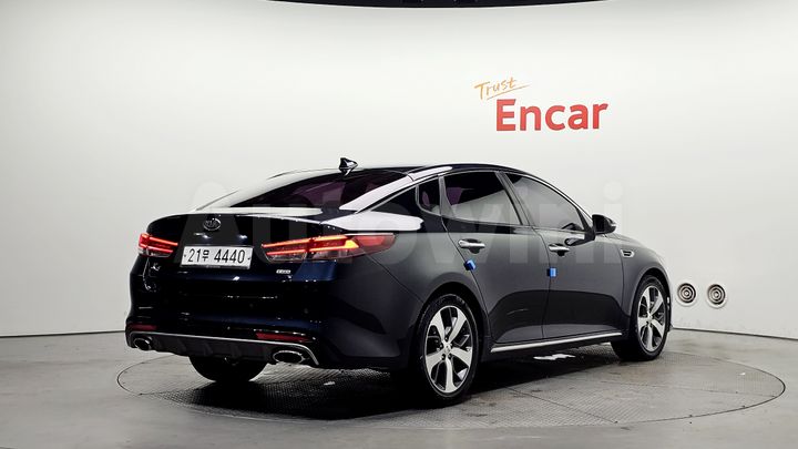 Kia K5 2017 — 2