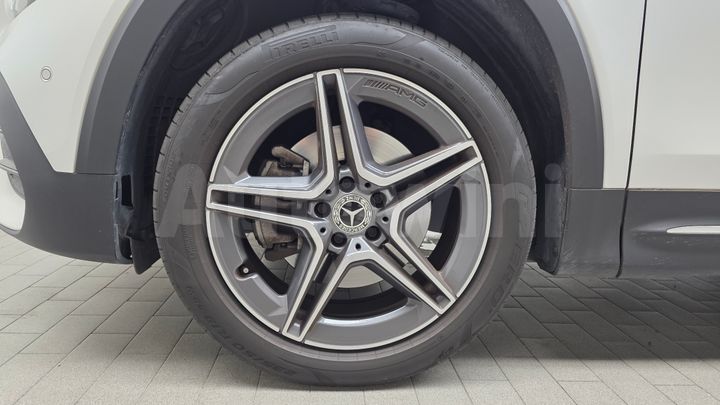 Mercedes Benz GLB Class 2023 — 5