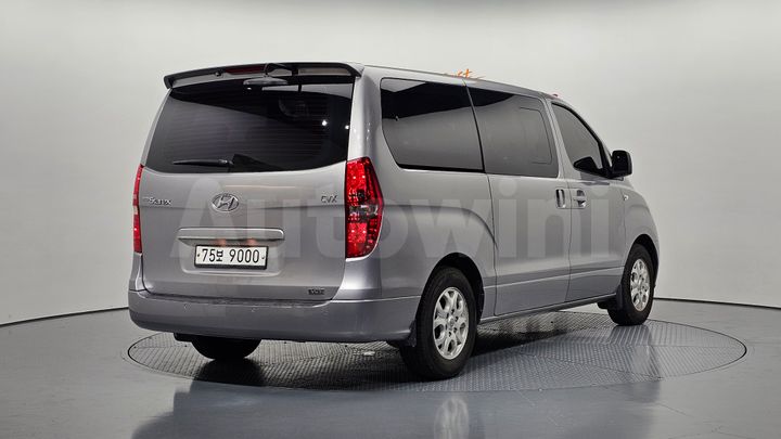 Hyundai Starex 2013 — 2