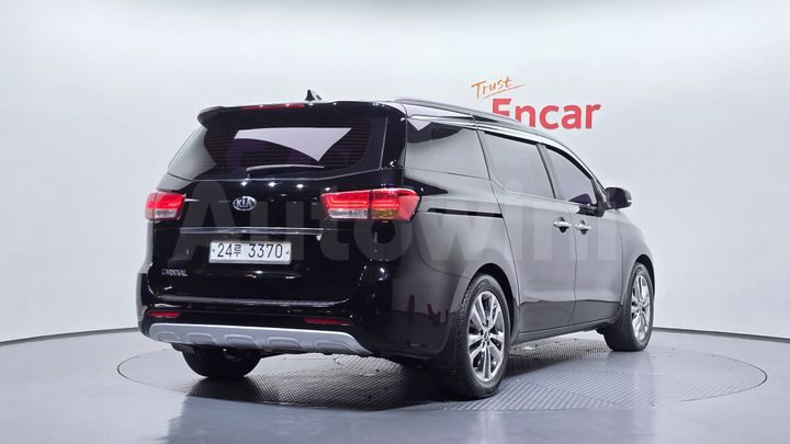Kia Carnival 2015 — 2