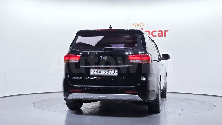 Kia Carnival 2015 — 4