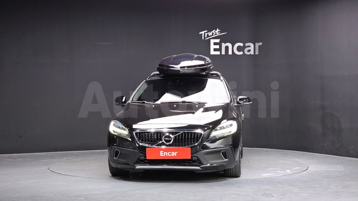 Volvo V40 2019 — 3