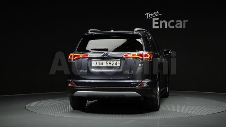 Toyota RAV4 2018 — 4