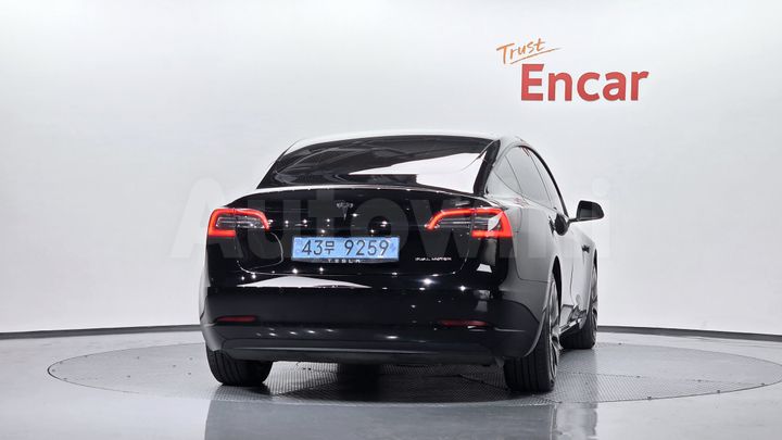 Tesla Model 3 2021 — 3