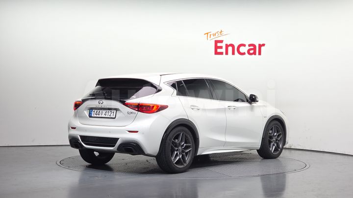 Infiniti Q 2017 — 2
