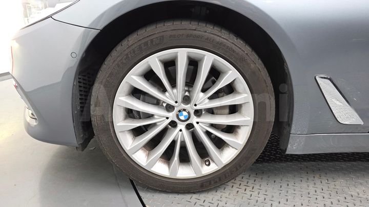 BMW 5 Series 2019 — 5