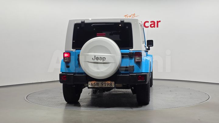 Jeep Wrangler 2017 — 4