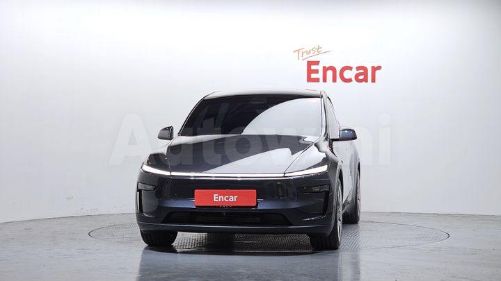 Tesla Model Y 2026 — 3