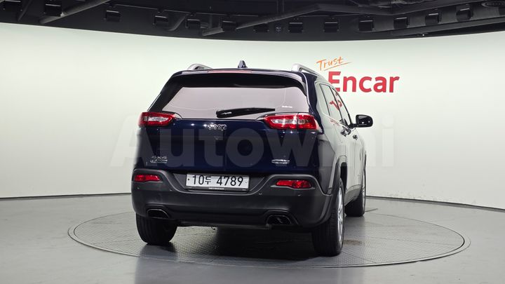 Jeep Cherokee 2016 — 4