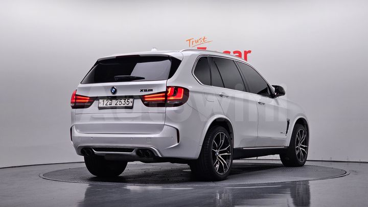 BMW X5 2017 — 2