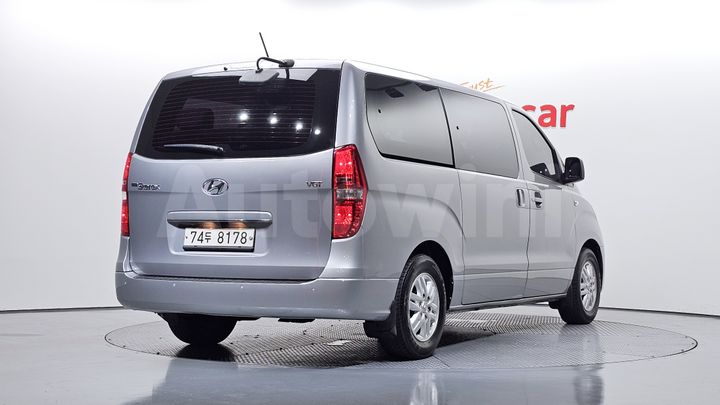 Hyundai Starex 2018 — 2