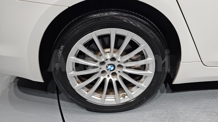BMW 5 Series 2020 — 5