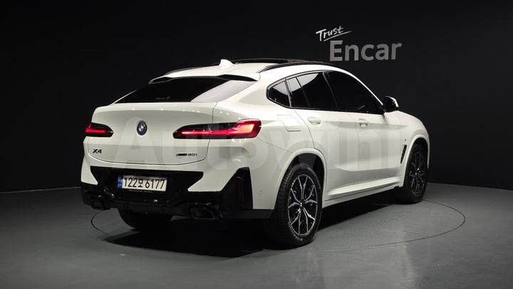 BMW X4 2022 — 2