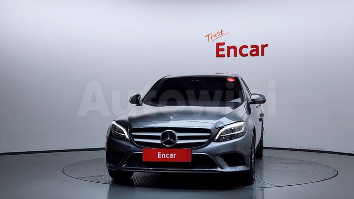 Mercedes Benz C Class 2019 — 3