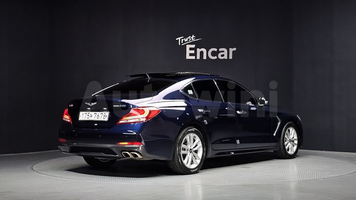 Genesis G70 2018 — 2