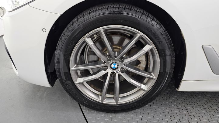 BMW 5 Series 2018 — 5