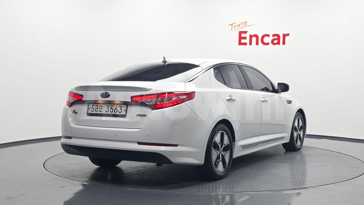 Kia K5 2013 — 2