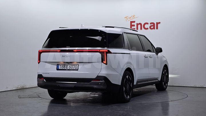 Kia Carnival 2025 — 2