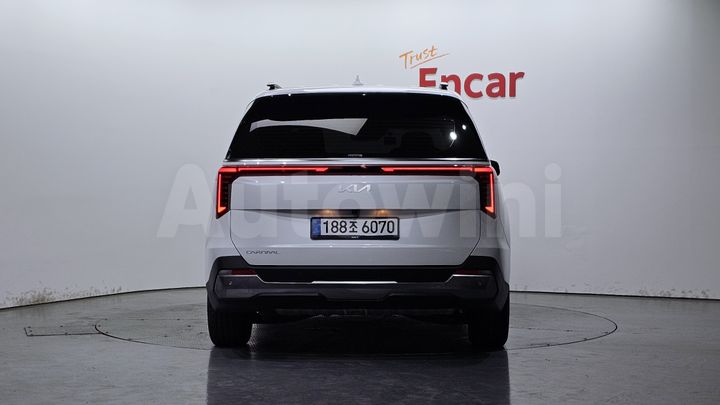 Kia Carnival 2025 — 4